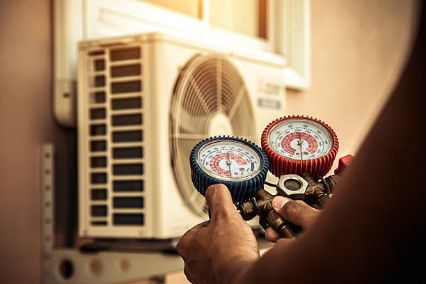 Professional Emergency Hvac technician working in Illiopolis, IL